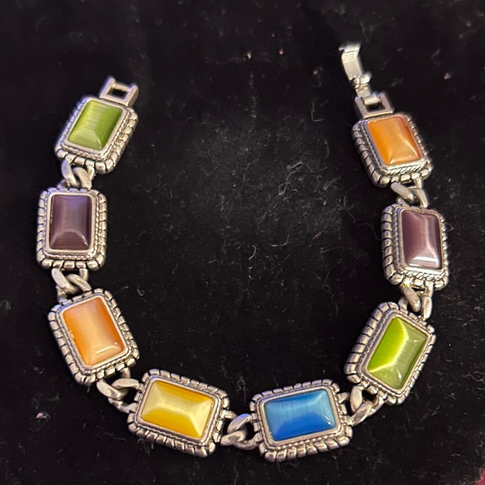Vintage Moonstone Premier Designs Bracelet. - Picture 2 of 5